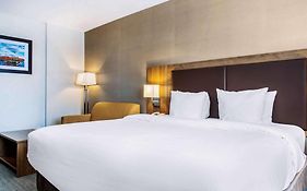 Quality Hotel Dorval Aeroport